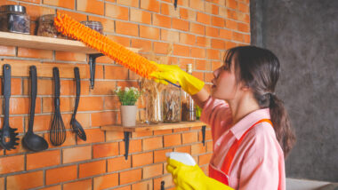 Preparar la casa para las fiestas: tareas domésticas esenciales